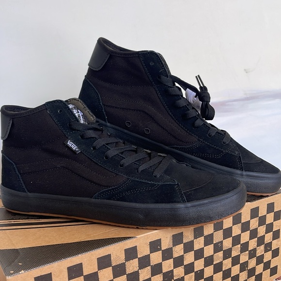 Vans Men’s The Lizzie
Fatigue/Black
VN0A4BX1FTB
Sneakers - Picture 9 of 16